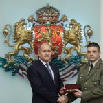Президентът Румен Радев и бригаден генерал Данаил Баев