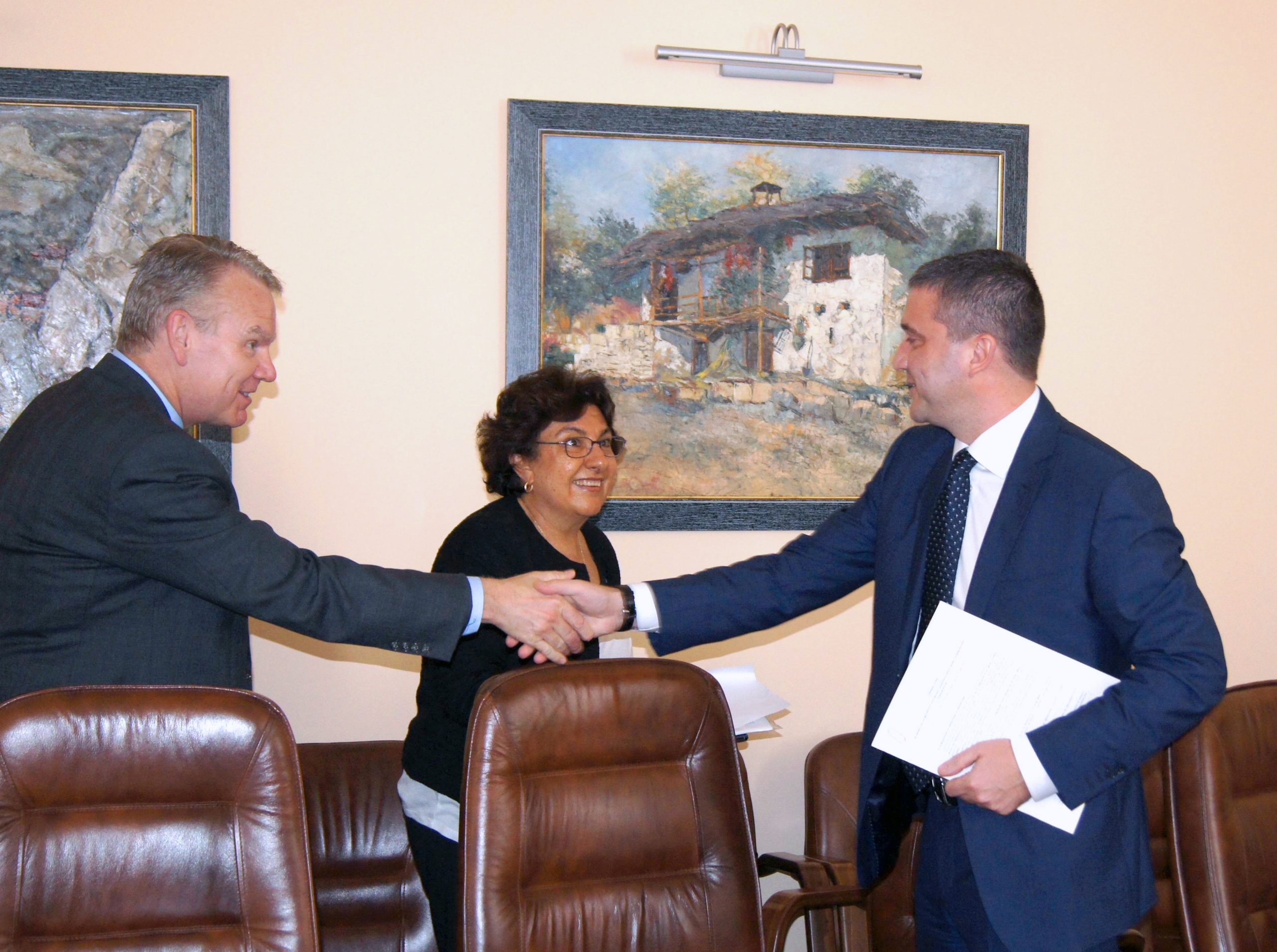 Министърът на финансите Владислав Горанов е запозна ръководителите на мисията – от страна на МВФ Майкъл Мур и от страна на СБ – Илиас Скамнелос