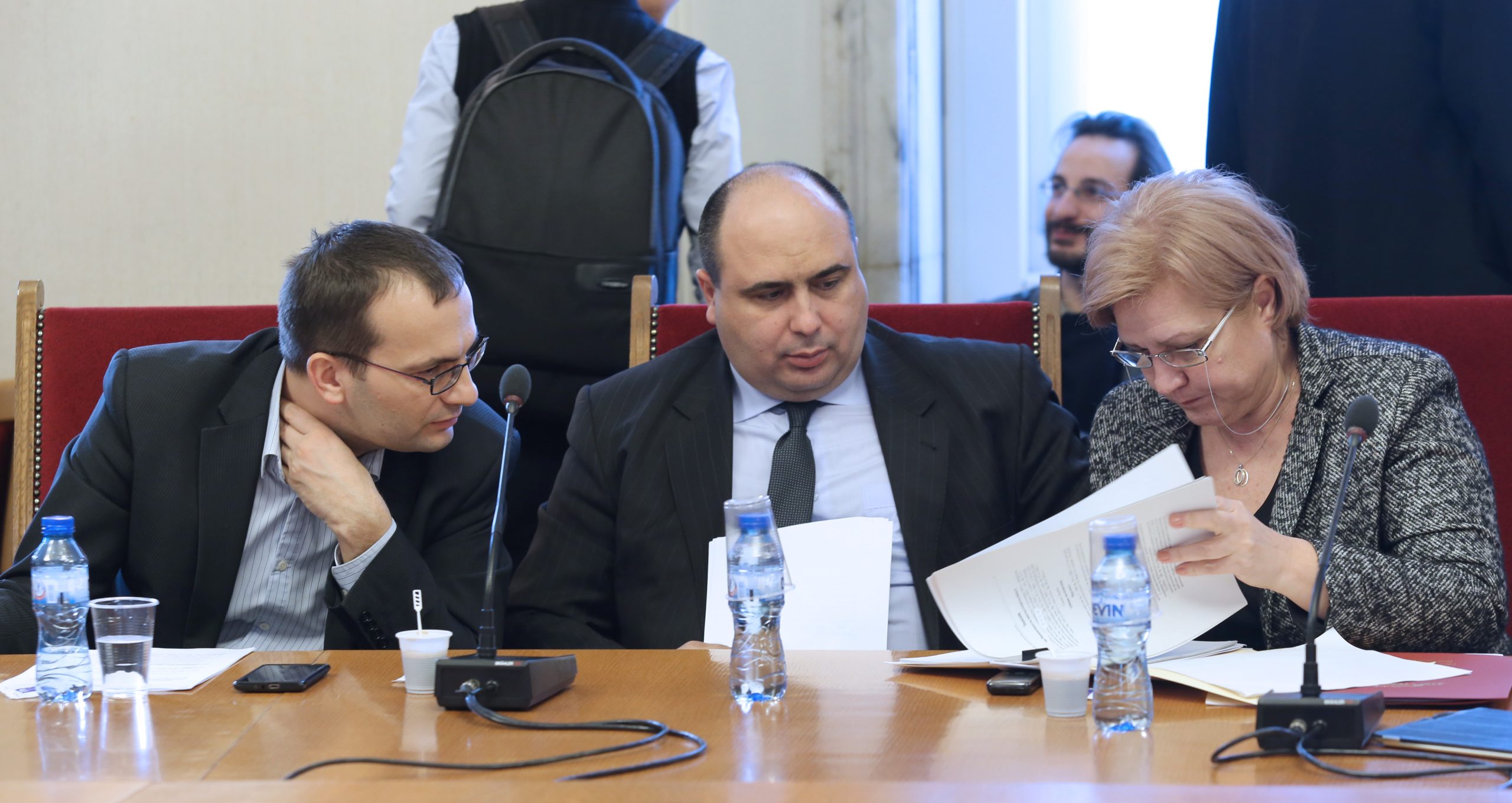 Парламент комисия по бюджет и финанси