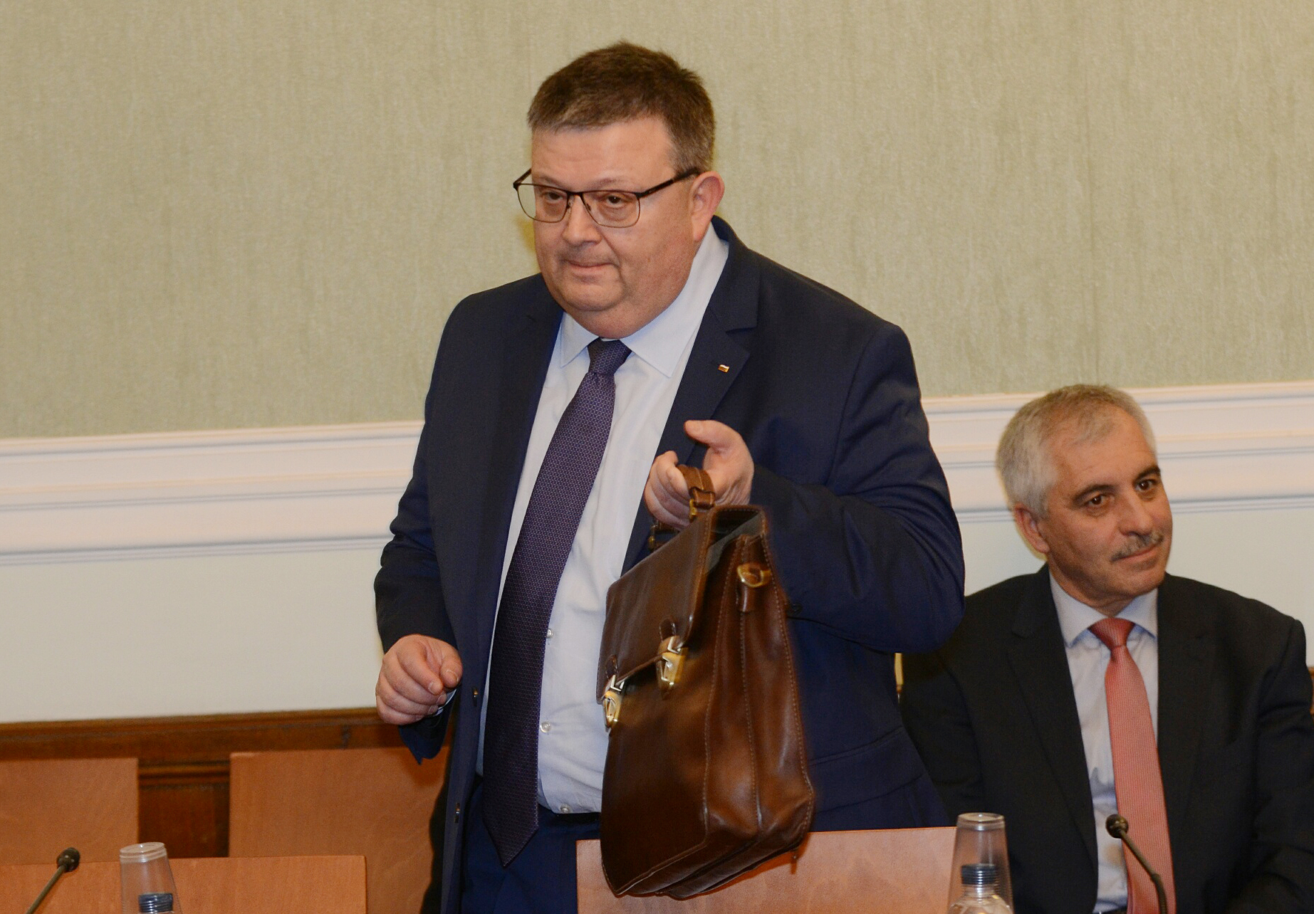 Парламент комисия за контрол над службите за сигурност Сотир Цацаров
