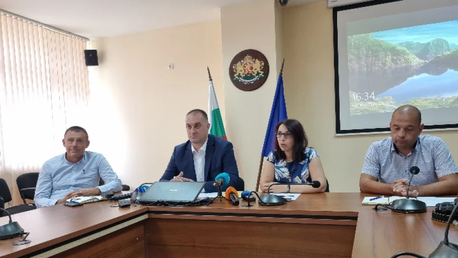Заседание на Областната епизоотична комисия в Кърджали заради случаите на чума по дребните преживни животни в съседна Гърция, дезинфекция, гранични пунктове