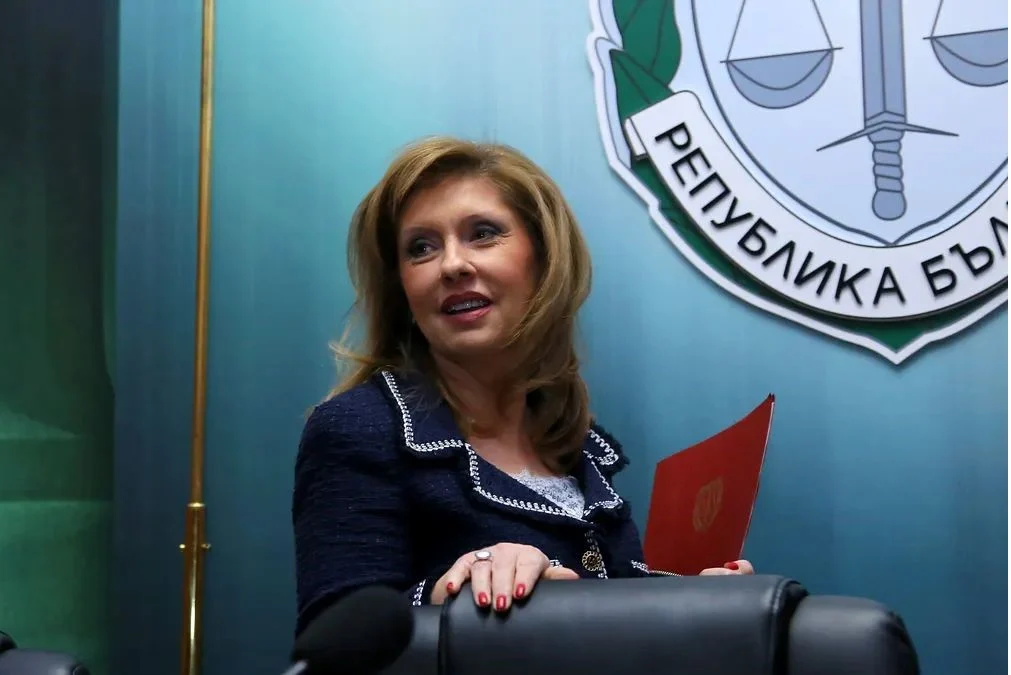 Липса на кворум във ВСС пак спаси Емилия Русинова за дисциплинарката