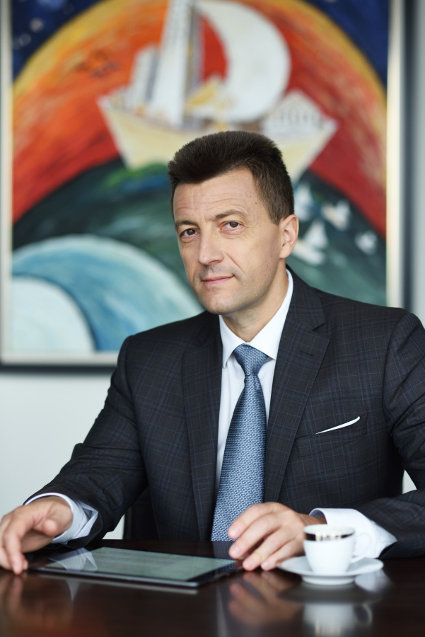 Петър Андронов - главен изпълнителен директор и Председател на Управителния  съвет  на  ОББ