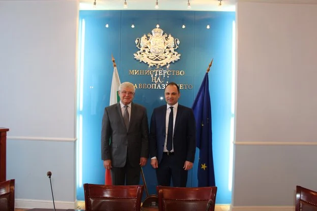 кирил ананиев