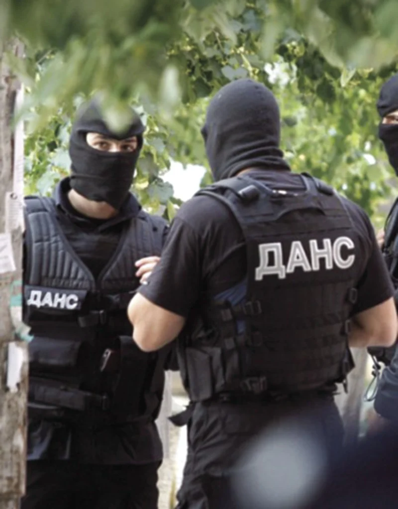 Те искаха да влизат в банките