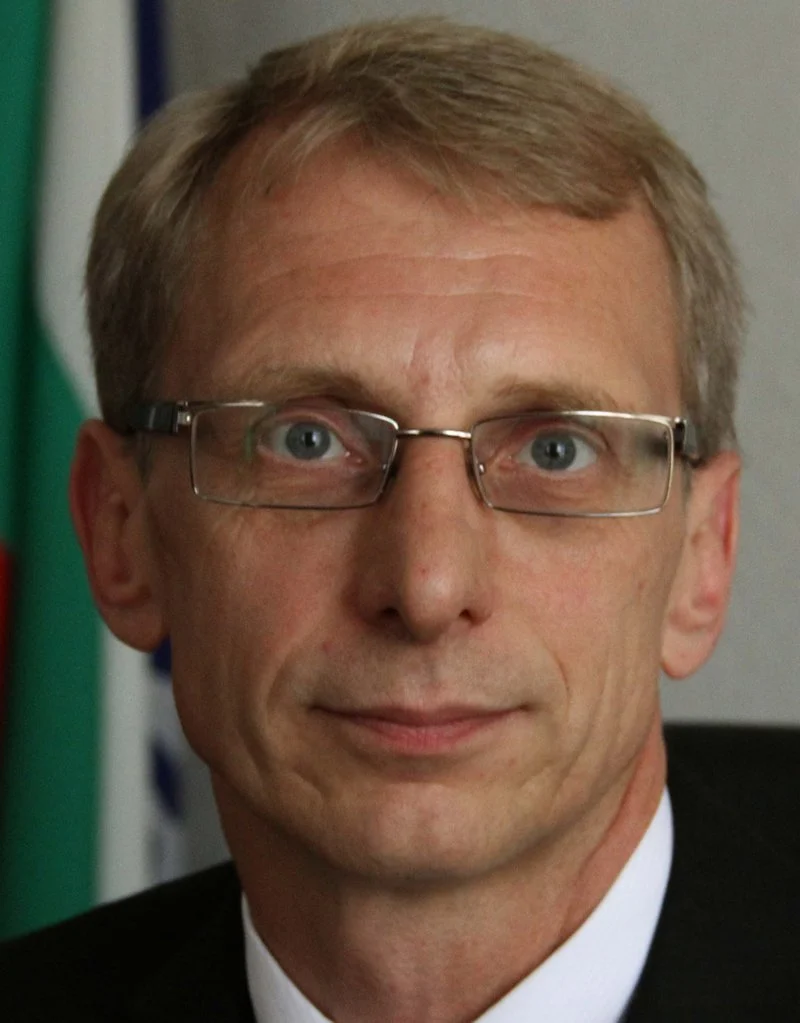 Николай Денков