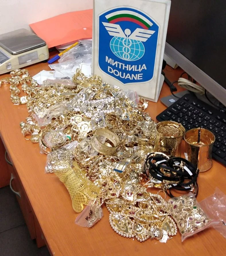 контрабанда злато