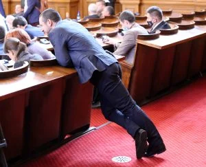 Парламент Йордан Маджунков