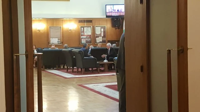 парламент