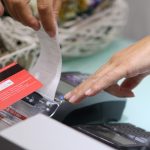 Дебитна карта плащане касов апарат