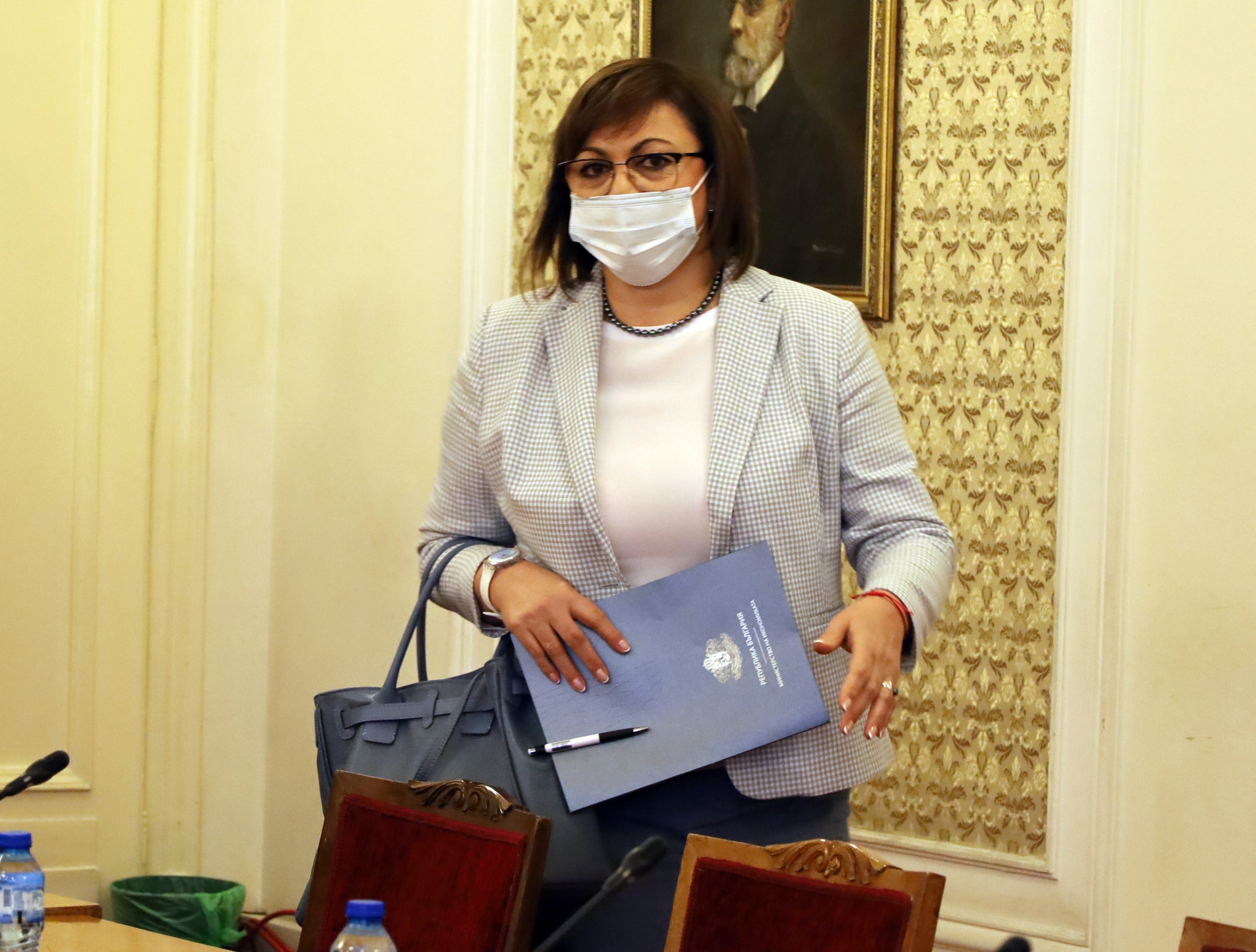 Парламент комисия по икономическа политика Корнелия Нинова