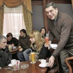 На Марио Николов не му остава друго освен пак да започне да черпи с пасти