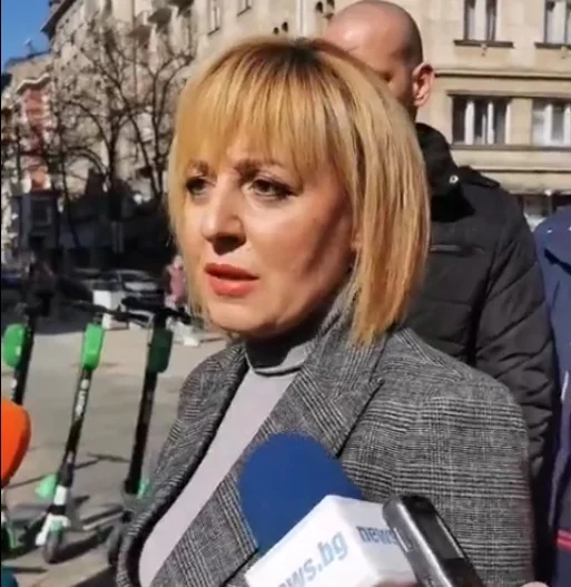 Мая Манолова