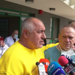 Борисов пред болницата