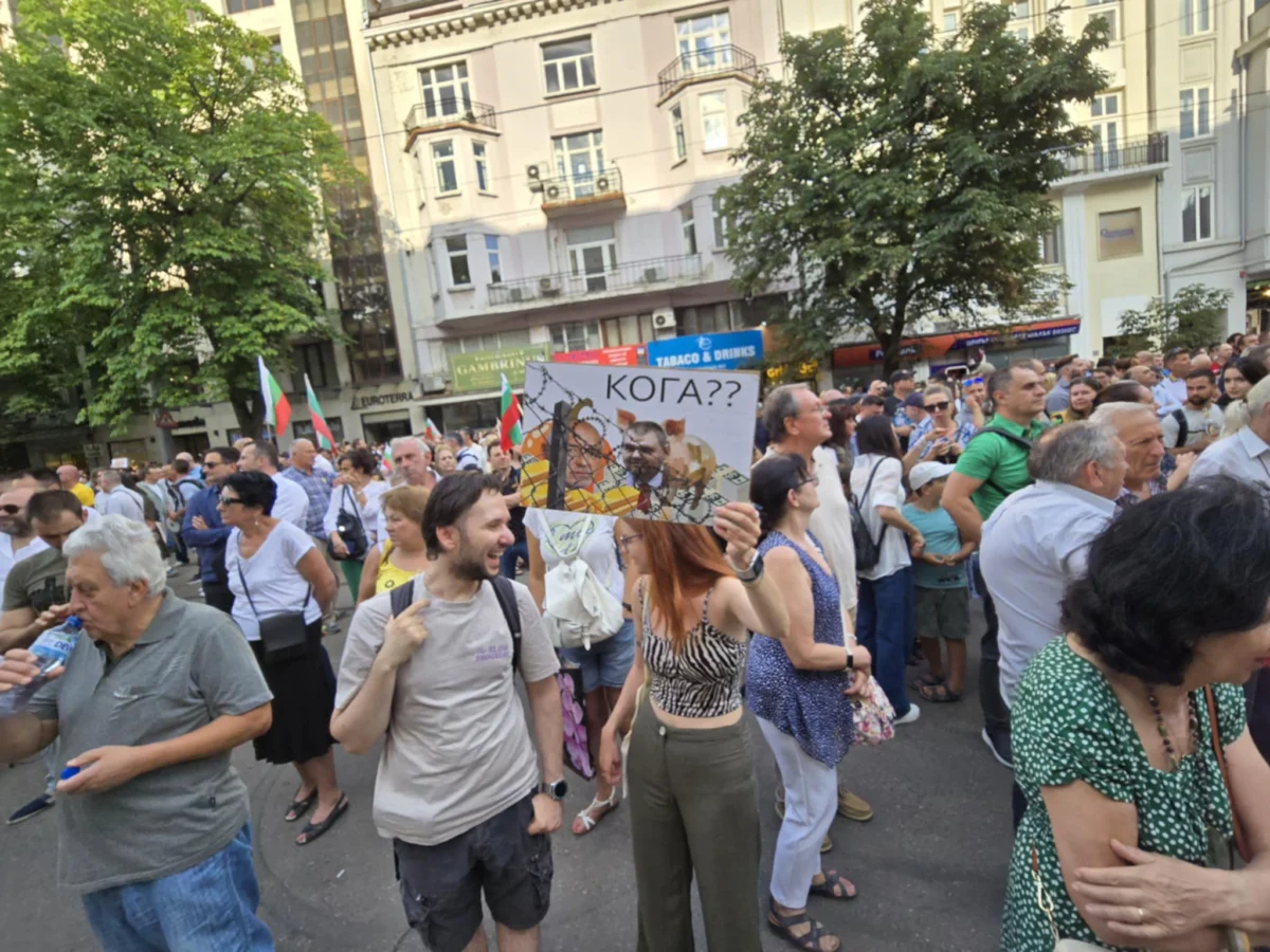 f476c228 de2b 4aad bcd0 5fe21711c02f 1