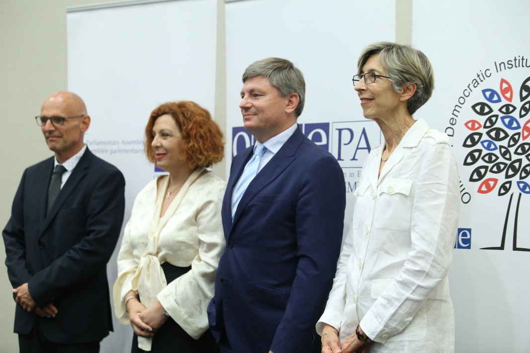 международните наблюдатели на изборите