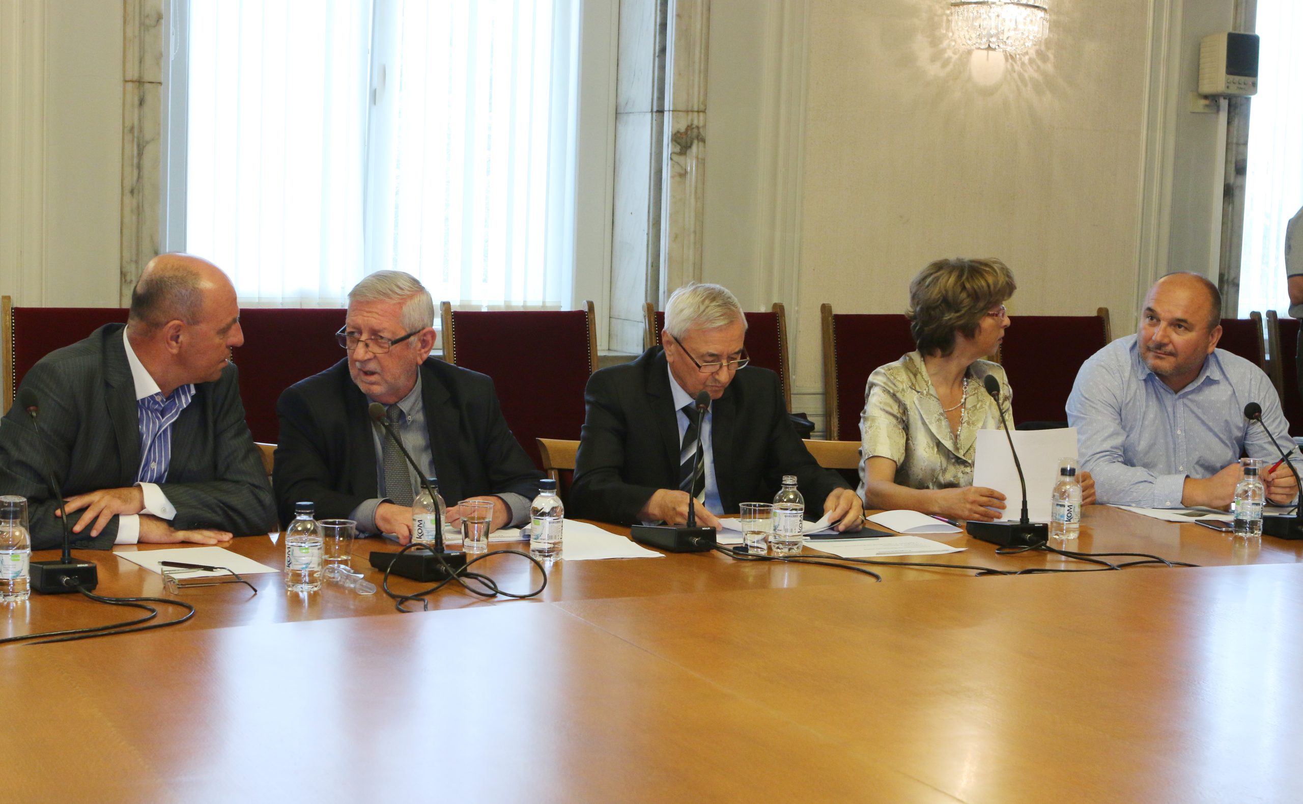 Парламент членовете на Фискалния съвет на България запознаха медиите с дейността на Съвета от създаването му през 2015 г. до момента. Юнал Тасим Григорий Вазов Борис Грозданов Дора Андреева Любомир Дацов