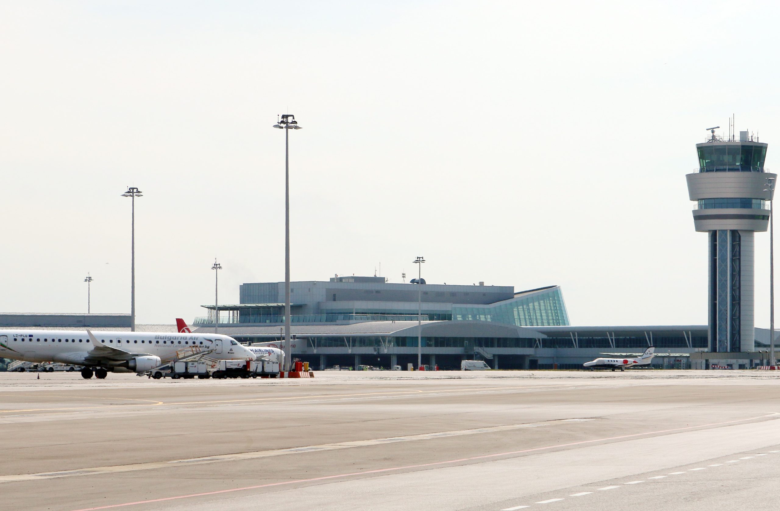 Летище София Аерогара Терминал 2 писта