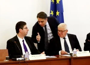 Парламент комисия по бюджет и финанси Петър Чобанов Кирил Ананиев Асен Василев