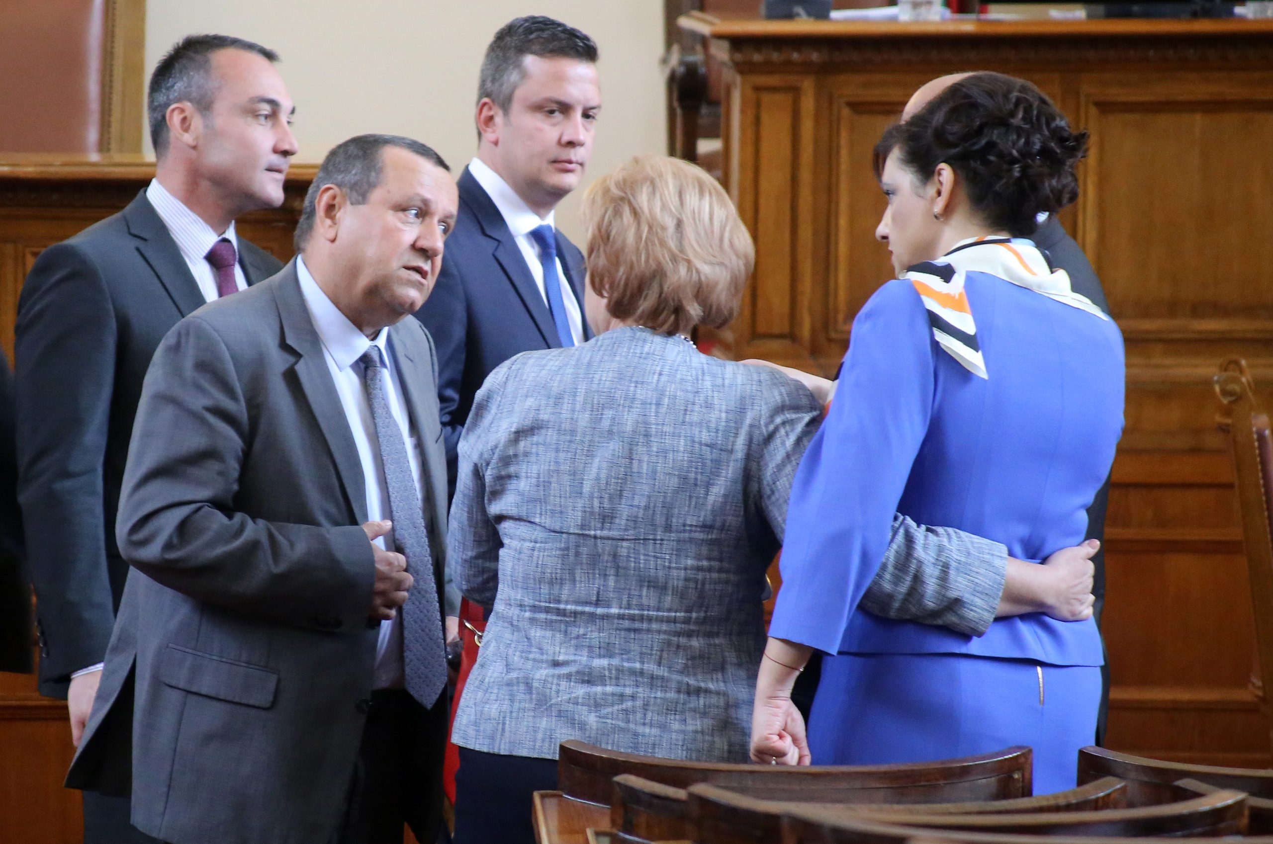 Парламент Хасан Адемов