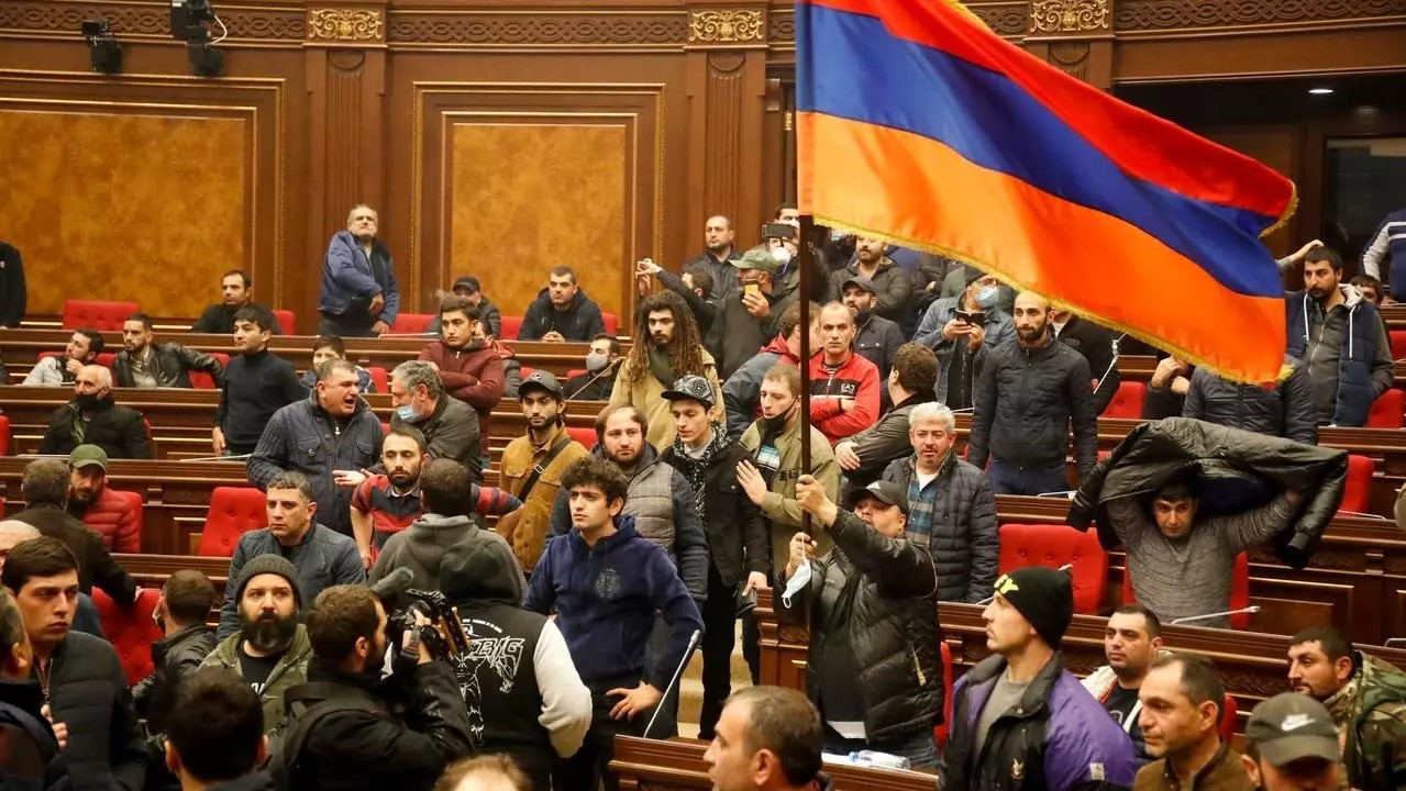 протест парламент ереван армения