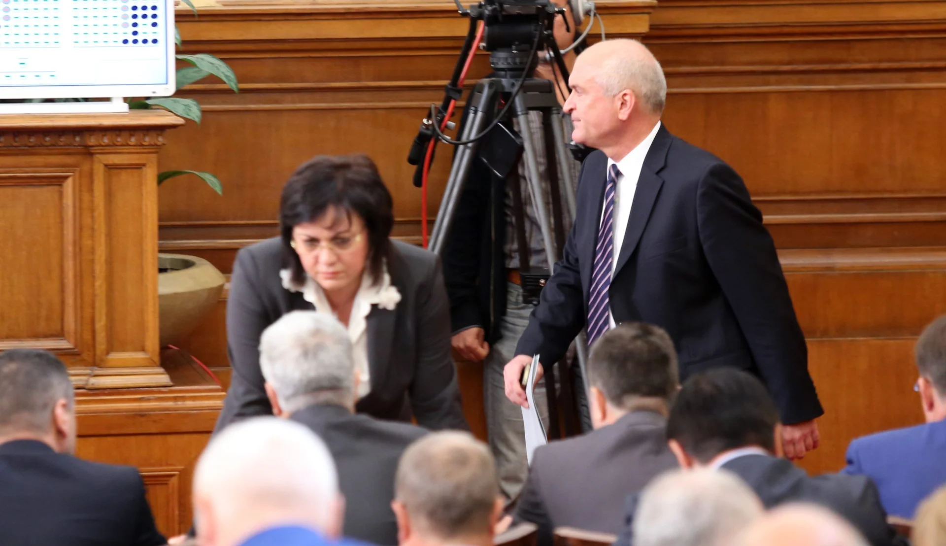 Парламент Корнелия Нинова