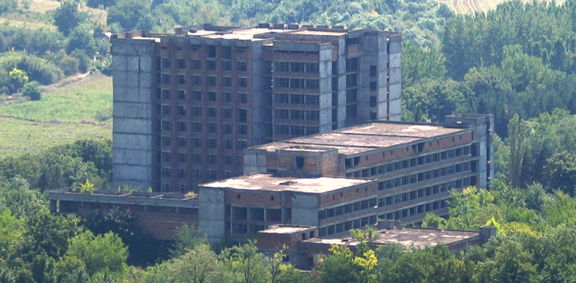взривена болница