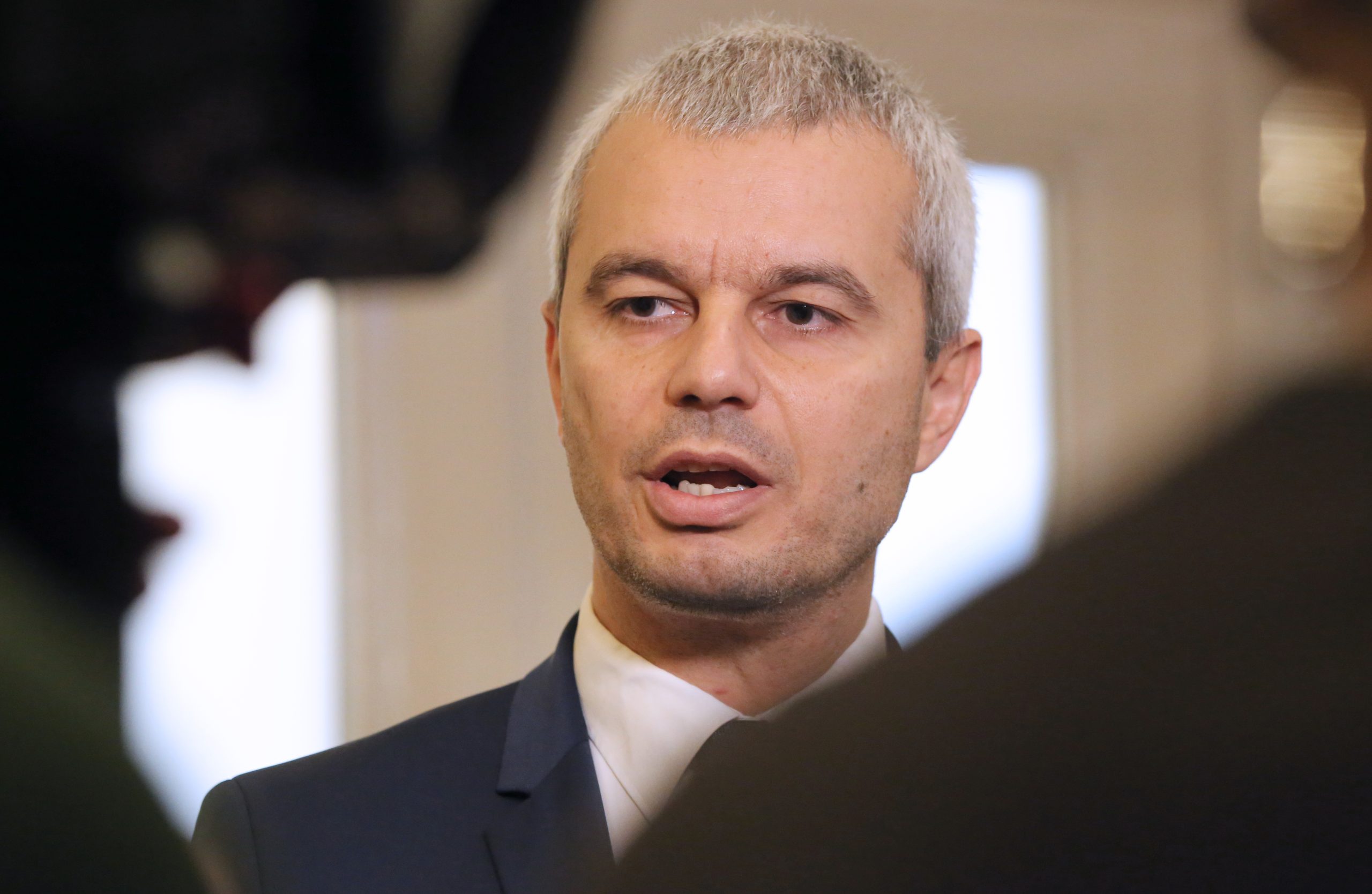 Парламент Костадин Костадинов