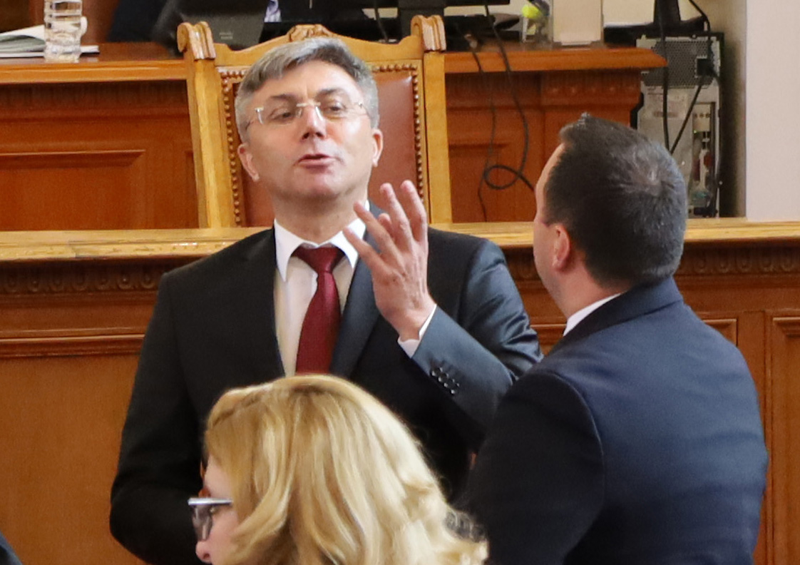 Парламент държавен бюджет Мустафа Карадайъ