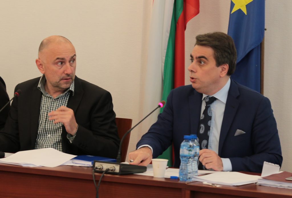 Парламент комисия по бюджет и финанси Любомир Каримански Асен Василев