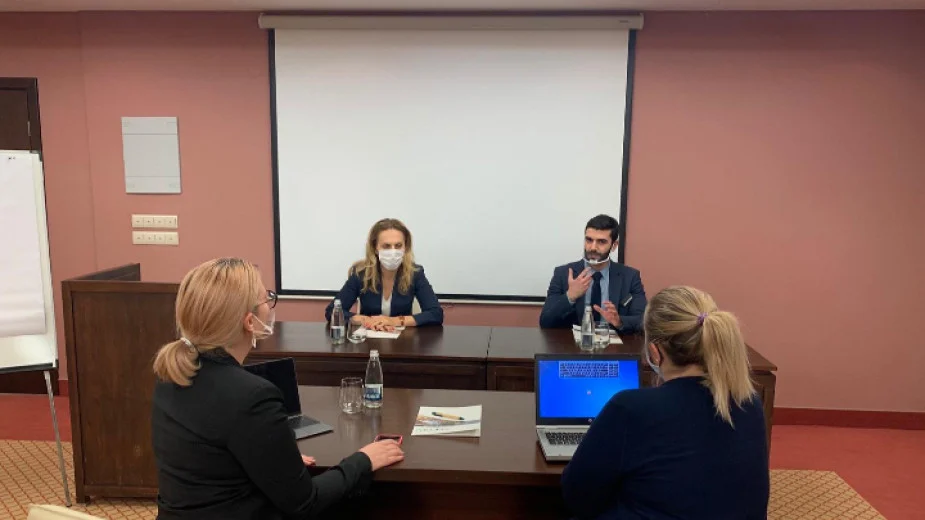 Марияна Николова проведе работна среща с представителите на бизнеса във Велинград