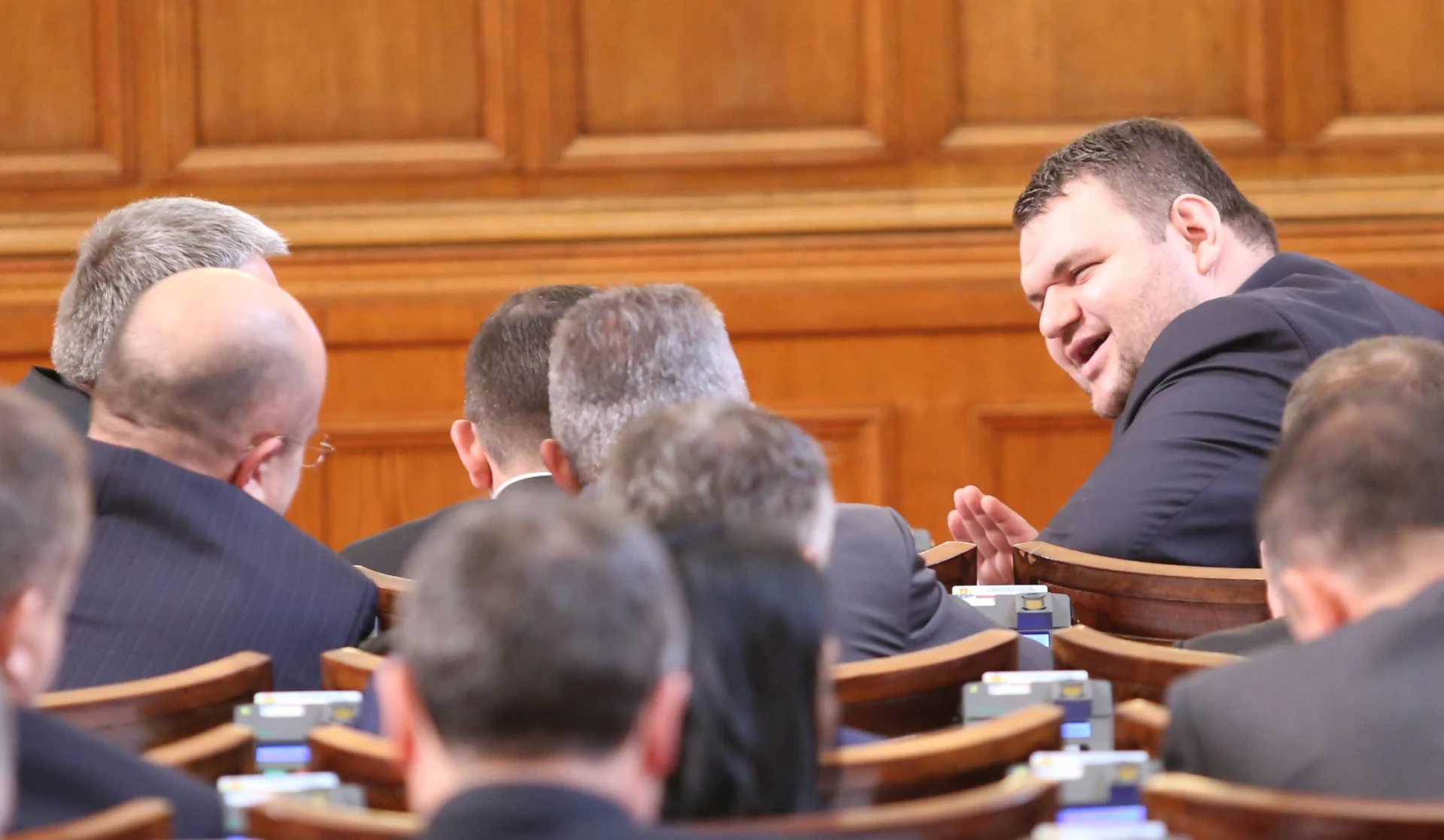 Парламент Делян Пеевски