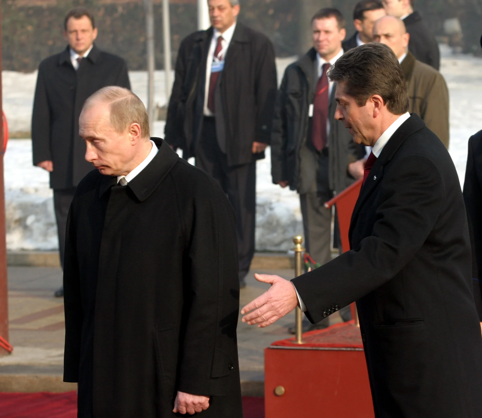 Незнаен воинВладимир Путин - президент на РусияГеорги Първанов - президент на Б - я