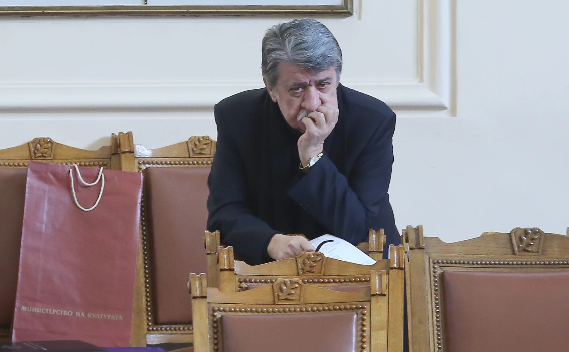 Парламент Вежди Рашидов