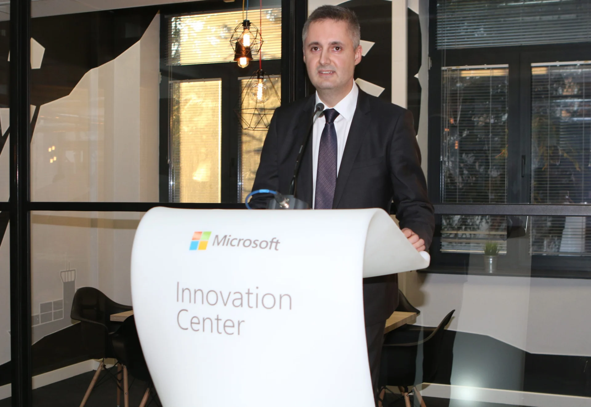 В София  Тех Парк официално беше открит Microsoft Innovation Center.