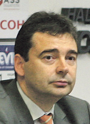 Константин Велев