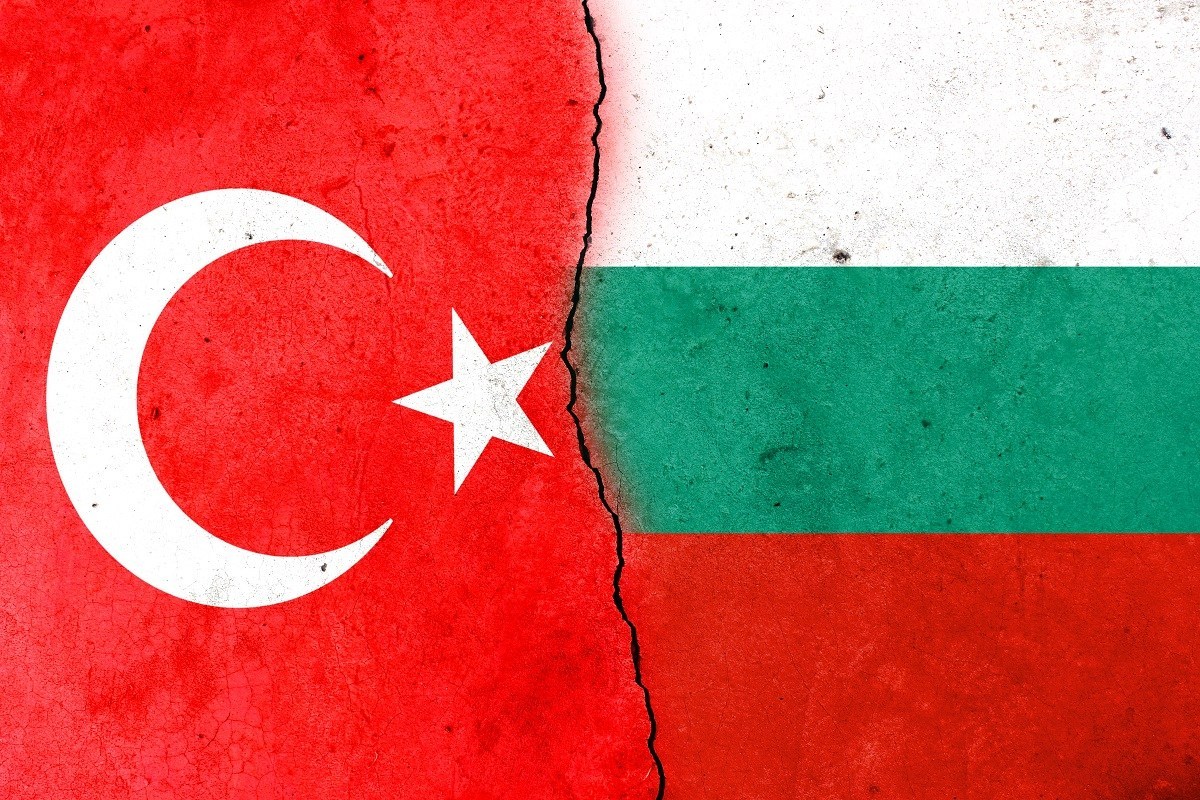 турция българия знамена