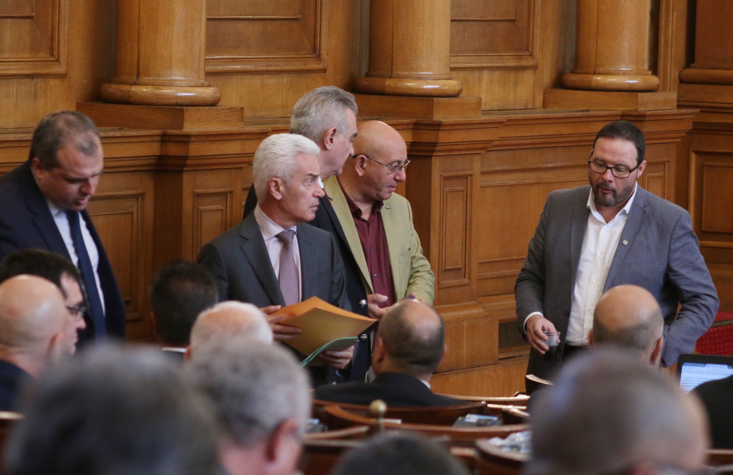 Парламент гласуване избор на членове на ВСС от квотата на парламента Волен Сидеров