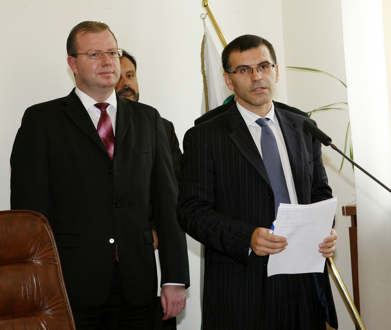 Министерство на финанситеПодписване на инструкция за взаимодействие между Националната агенция за приходите и Агенция „Митници”Красимир Стефанов - изп. директор на НАПСимеон Дянков - мин. на финансите