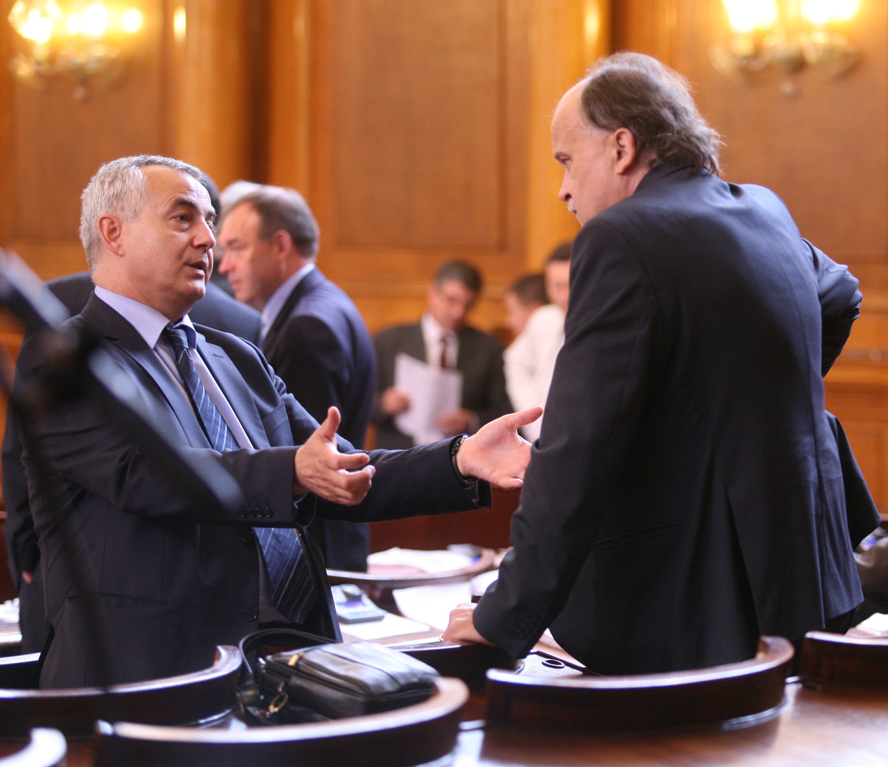 ПарламентОставка на Пламен Цеков - дир. на НЗОКЕмил РайновБойко Пенков - зам. мин. на здравеопазването