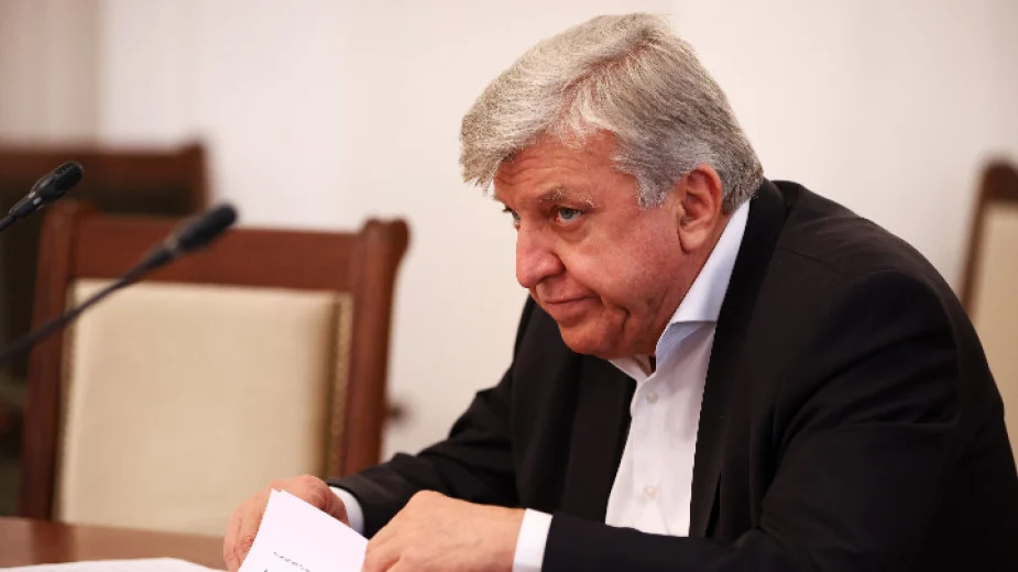 Липсата на вода се дължи преди всичко на климатични промени, смята Манол Генов
