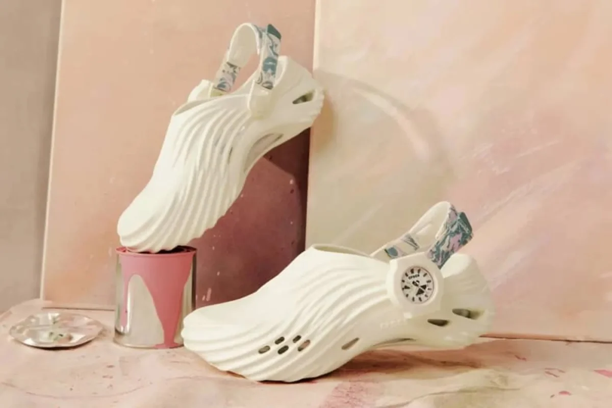 Crocs и Casio с нестандартен моден ход - нов модел сабо и часовник в едно 2 Crocs и Casio с нестандартен моден ход - нов модел сабо и часовник в едно