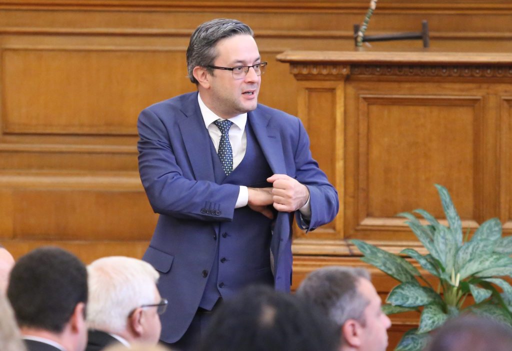Биков обещава да има правителство, ако от ГЕРБ са първи на вота 3 Парламент Тома Биков