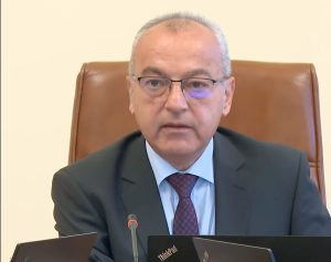 Министерски съвет Гълъб Донев, Гълъб Донев призова за конструктивен диалог по време на заседанието на Тристранния съвет