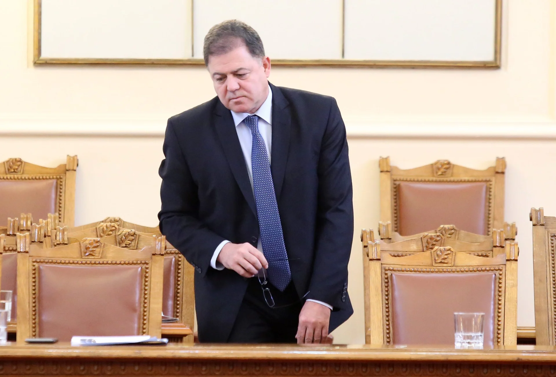 Парламент Николай Ненчев