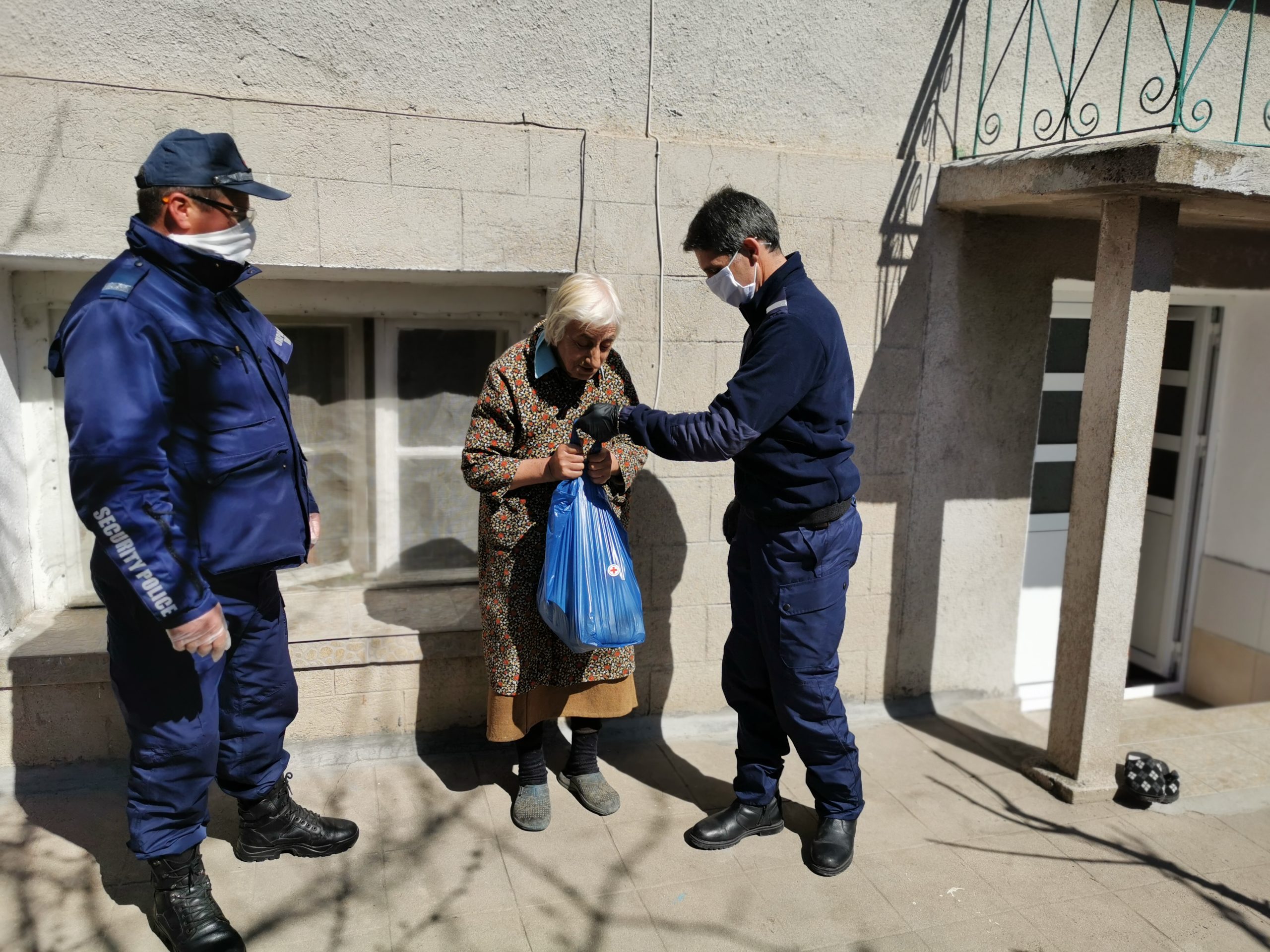 полиция помощ народ