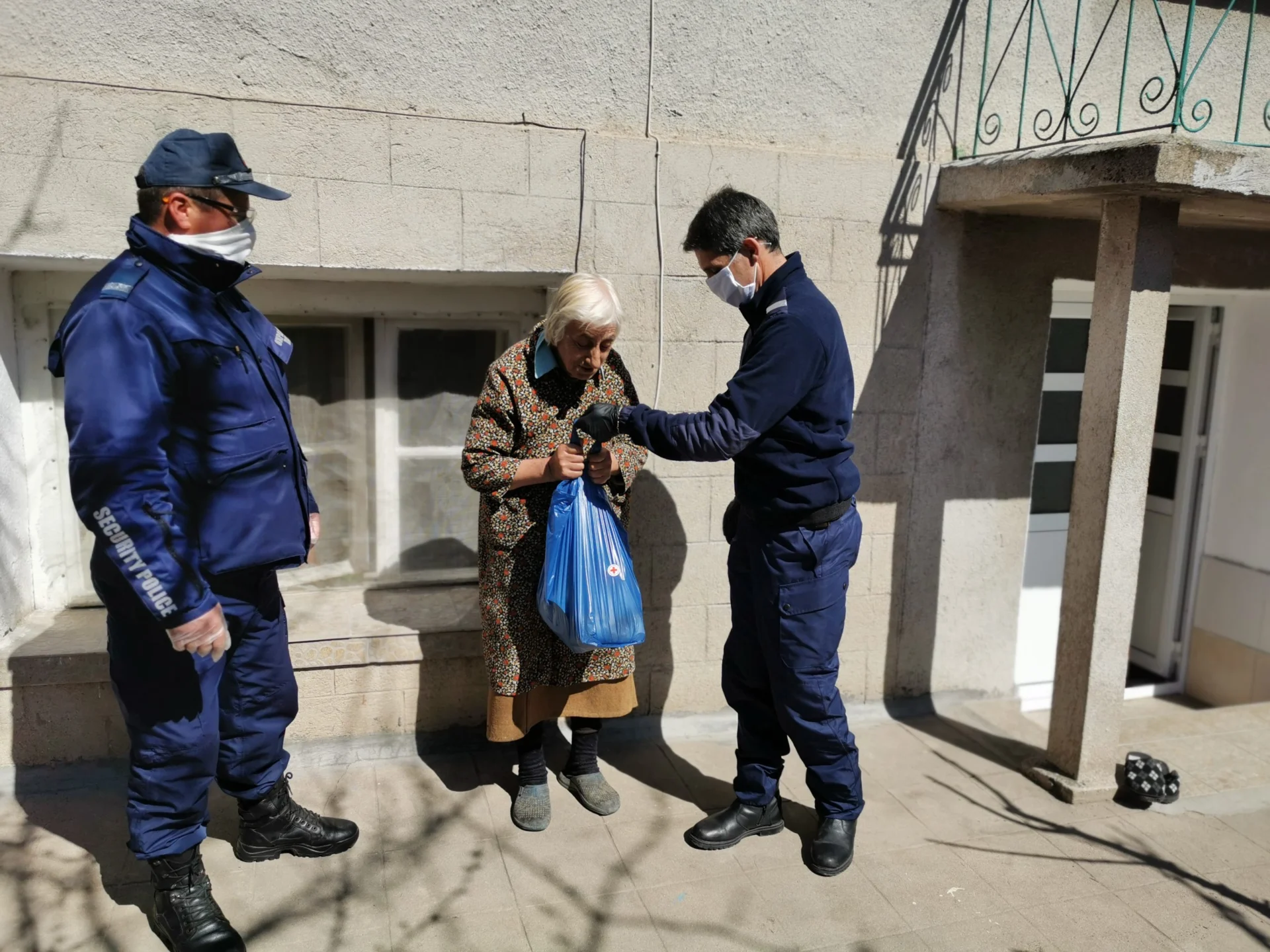 полиция помощ народ