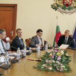 Симеон Дянков тепърва ще представя окончателния проект на бюджета за 2013-а пред колегите си в Министерския съвет.