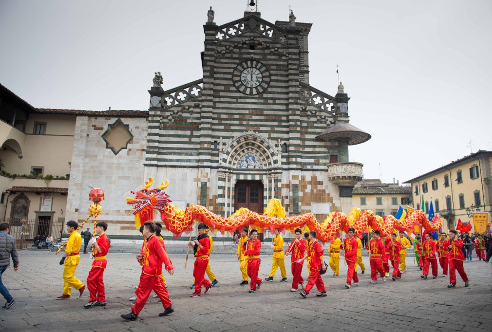 китайци китай италия китайски дракон европа