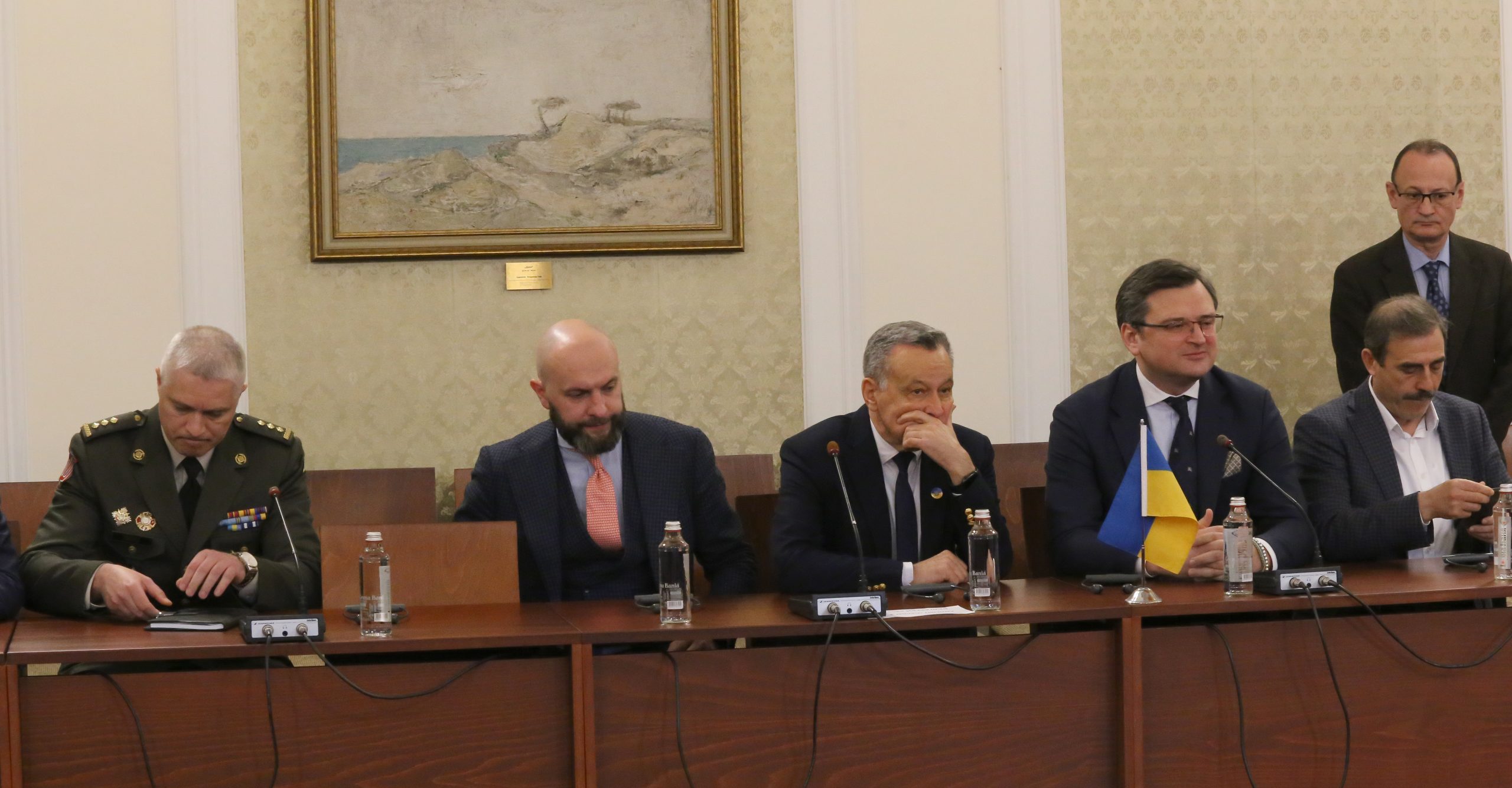 Парламент министър на външните работи на Украйна Дмитро Кулеба комисия по външна политика